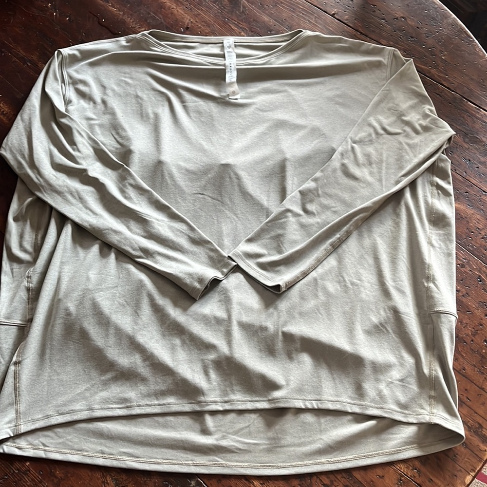 Lululemon long sleeve size 10